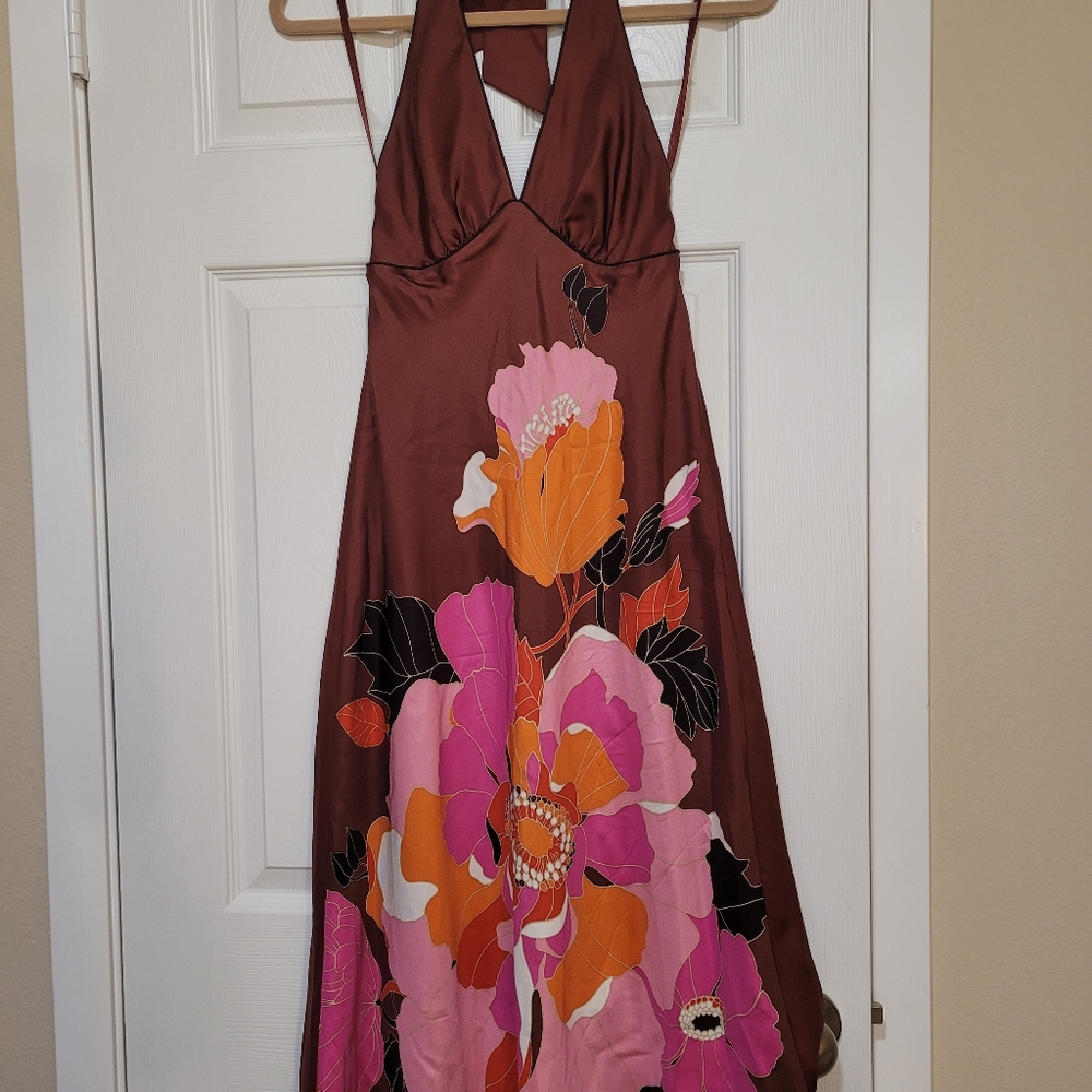 Exquisite dress ! From Banana Republic